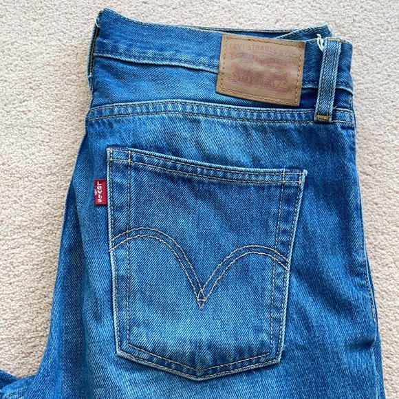 Levi’s Straight Leg Jeans - Picture 3 of 13